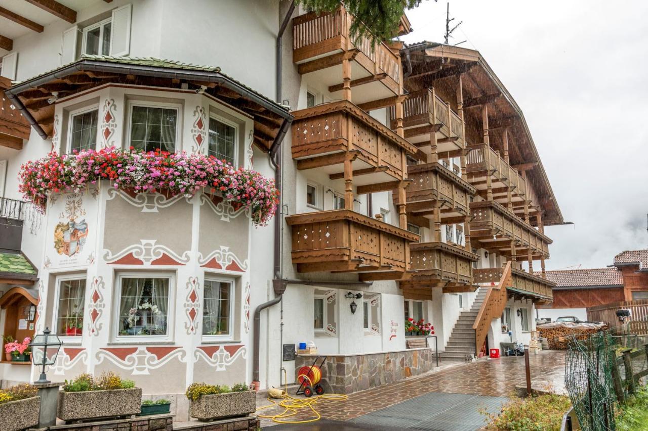 Hotel Ramon Campitello di Fassa Esterno foto