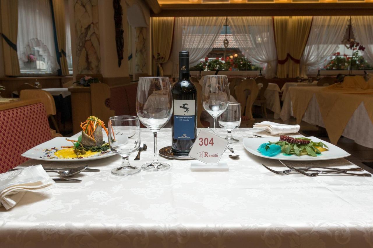 Hotel Ramon Campitello di Fassa Esterno foto