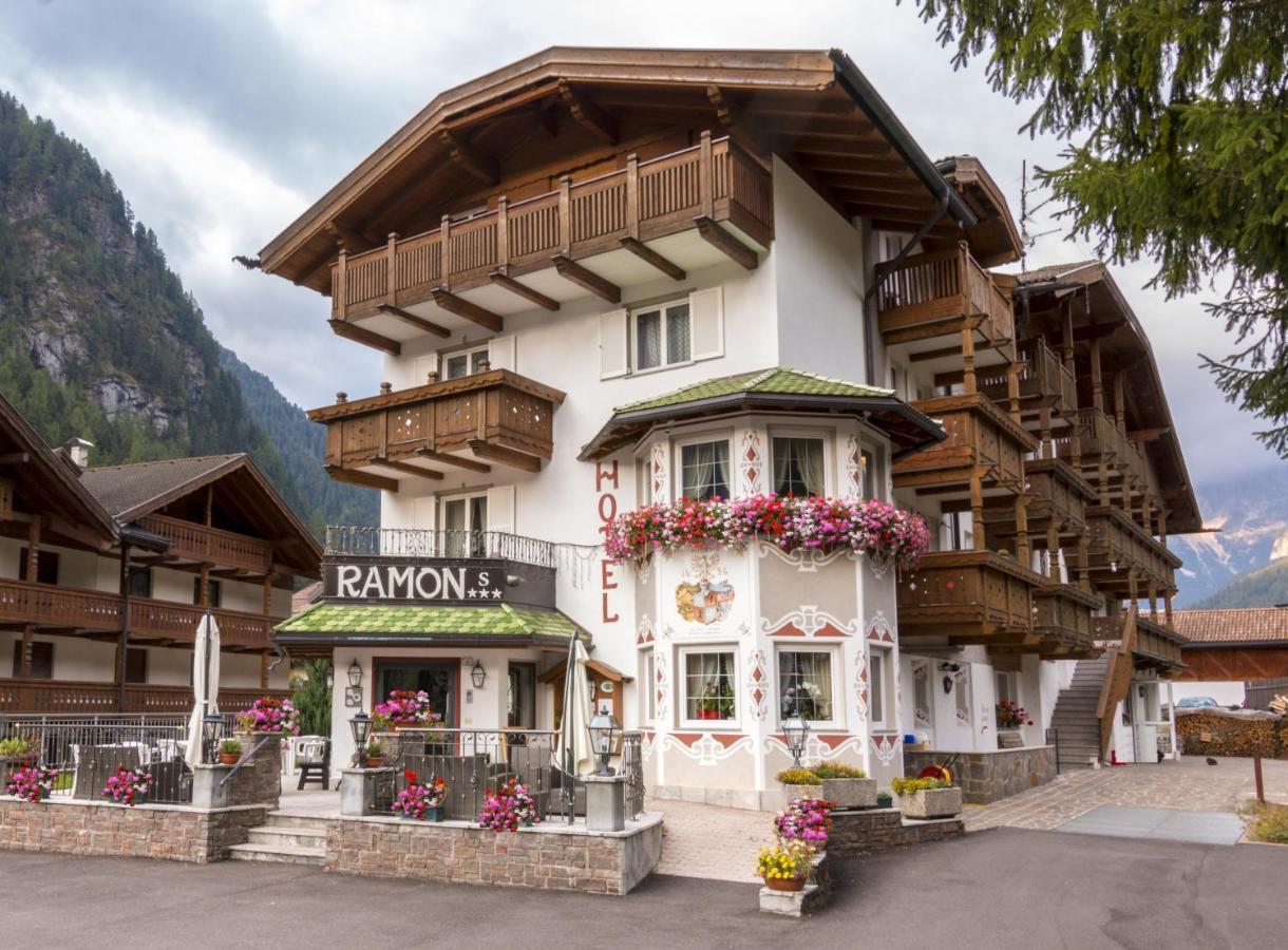 Hotel Ramon Campitello di Fassa Esterno foto