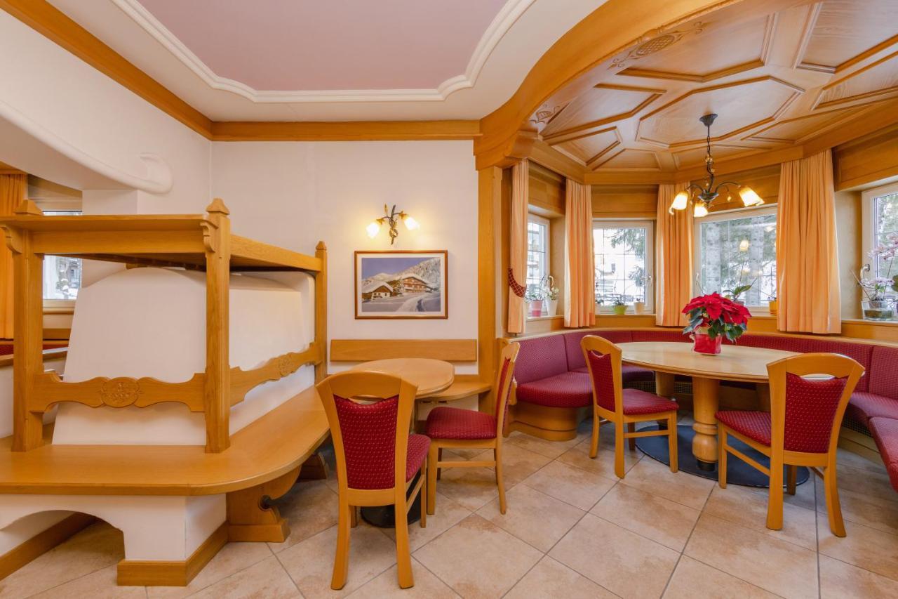 Hotel Ramon Campitello di Fassa Esterno foto
