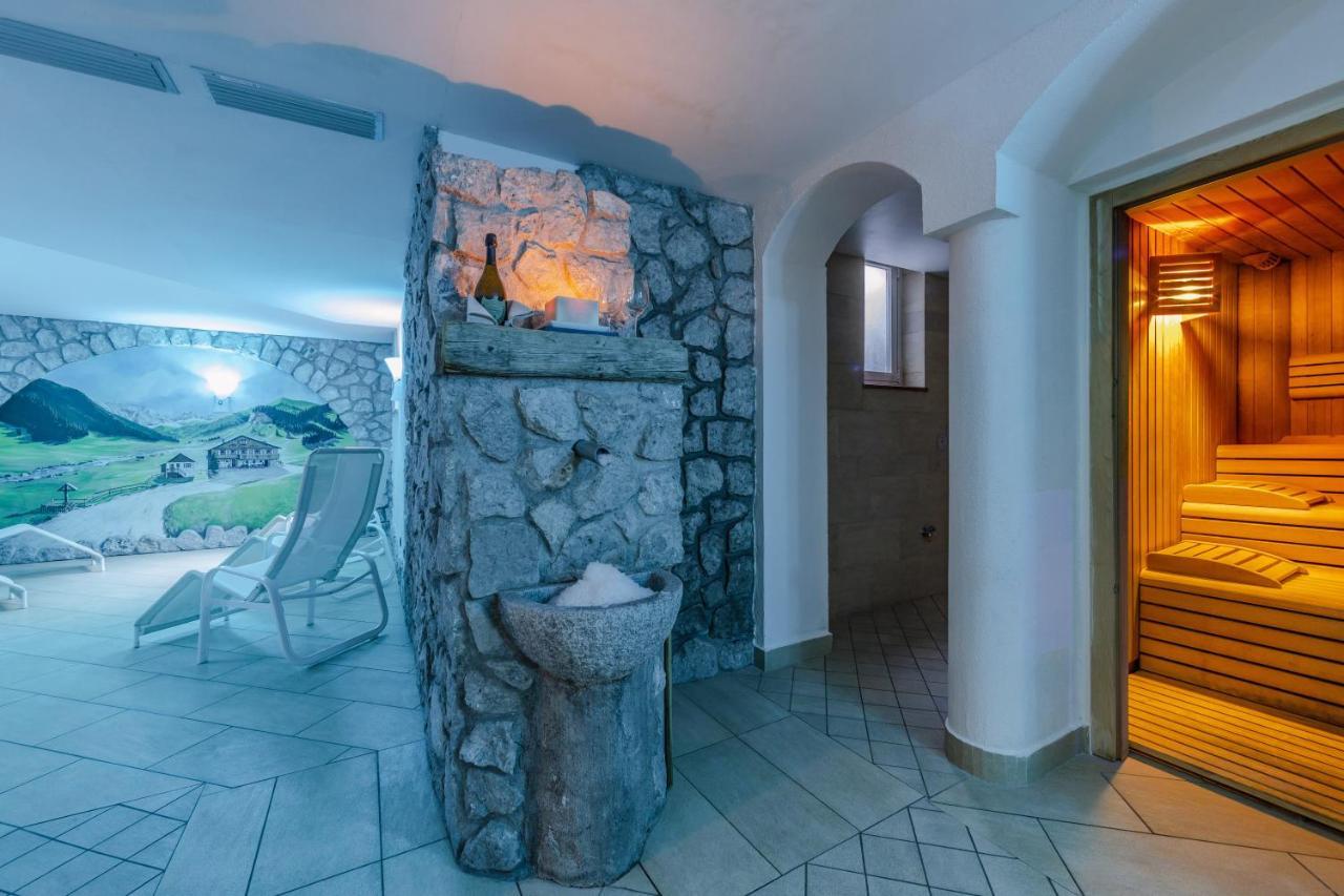 Hotel Ramon Campitello di Fassa Esterno foto