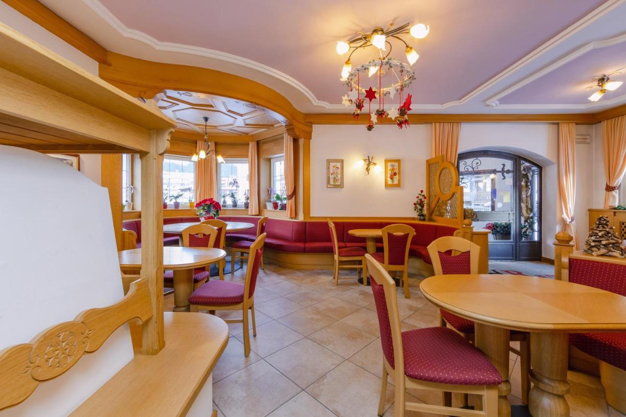 Hotel Ramon Campitello di Fassa Esterno foto