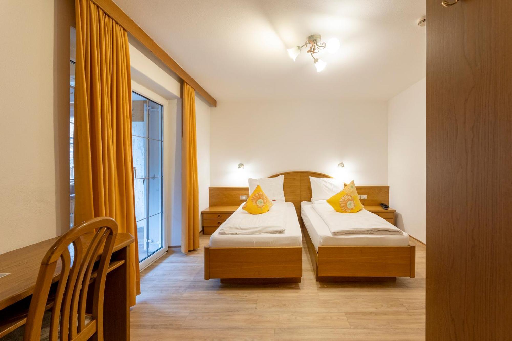 Hotel Ramon Campitello di Fassa Esterno foto