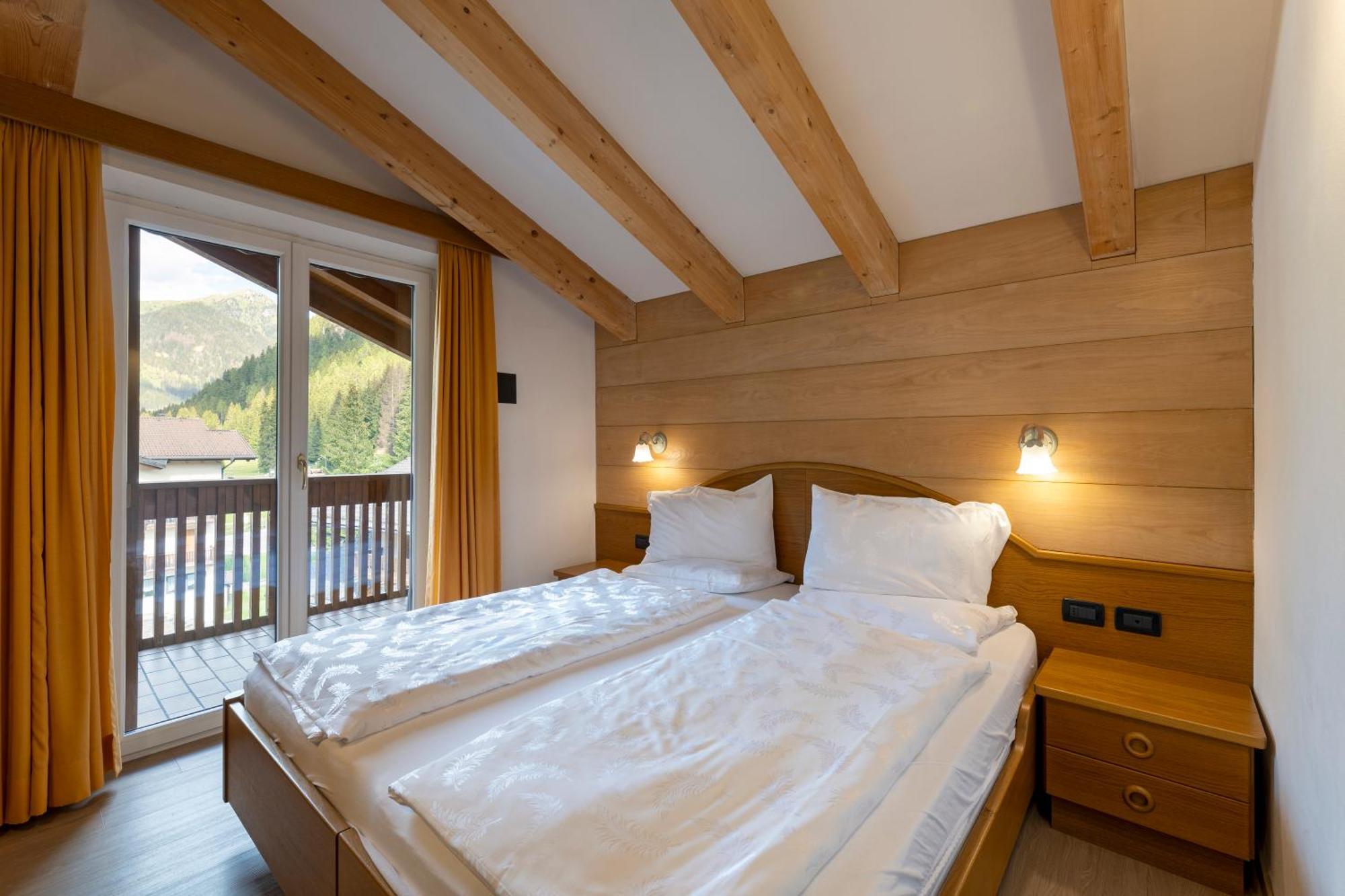 Hotel Ramon Campitello di Fassa Esterno foto