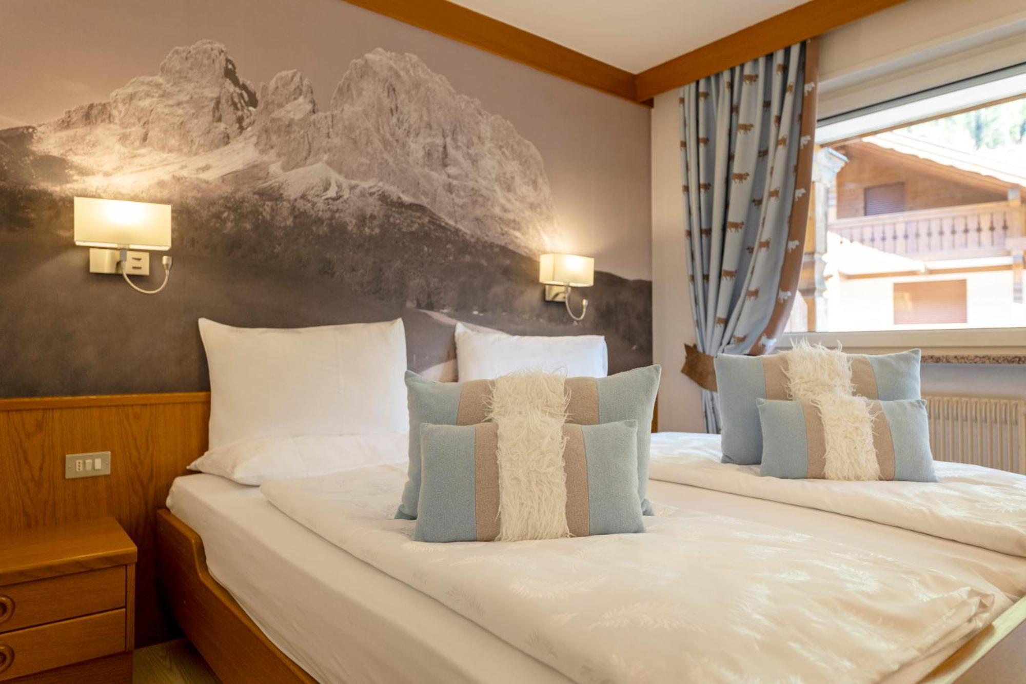 Hotel Ramon Campitello di Fassa Esterno foto