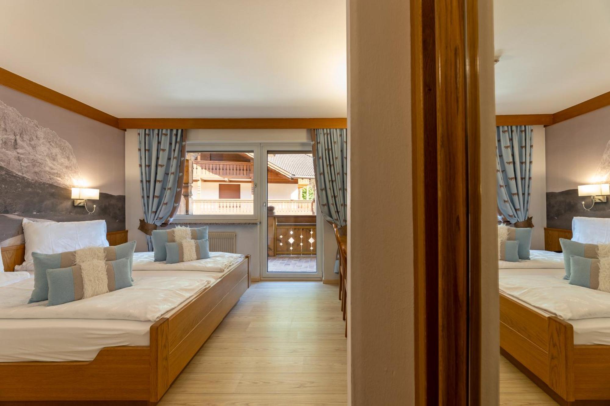 Hotel Ramon Campitello di Fassa Esterno foto