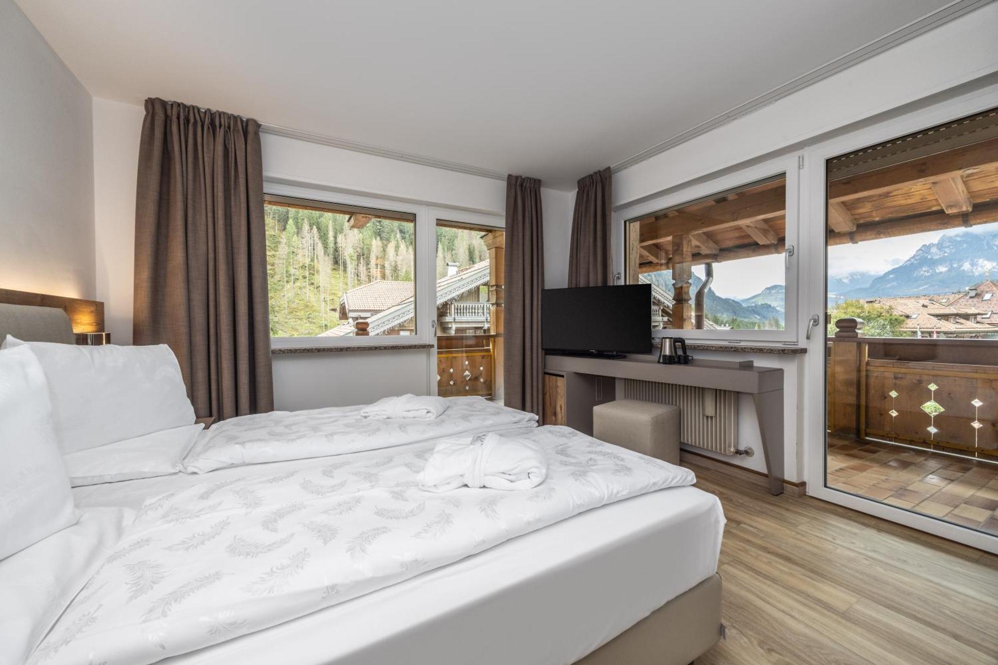 Hotel Ramon Campitello di Fassa Esterno foto