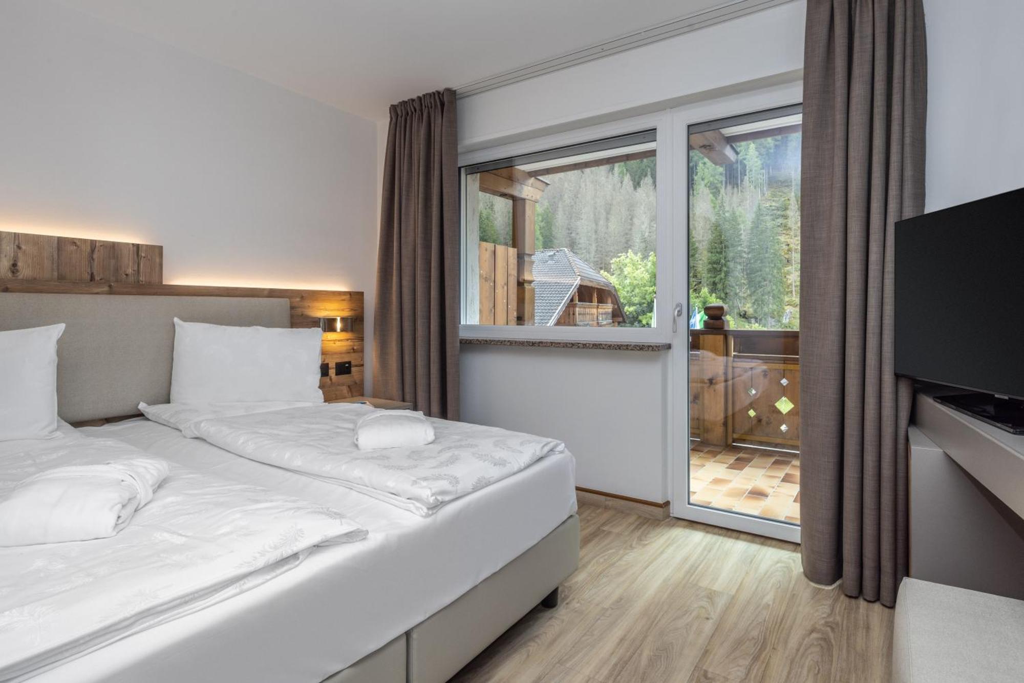 Hotel Ramon Campitello di Fassa Esterno foto