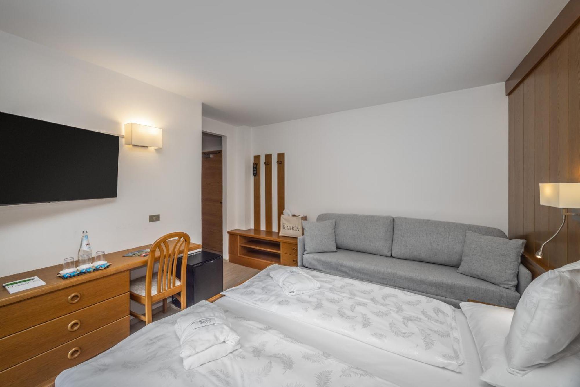 Hotel Ramon Campitello di Fassa Esterno foto