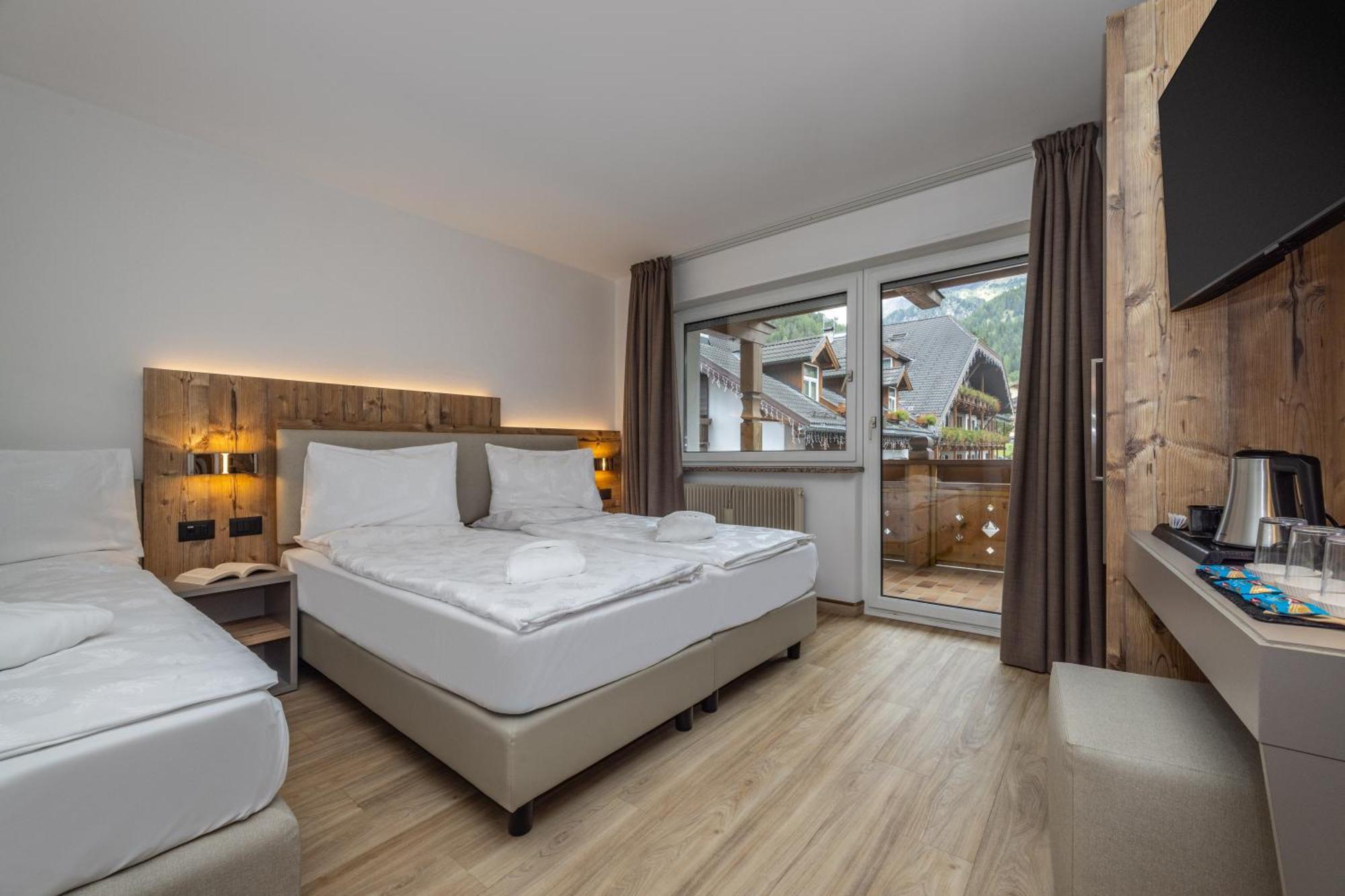Hotel Ramon Campitello di Fassa Esterno foto