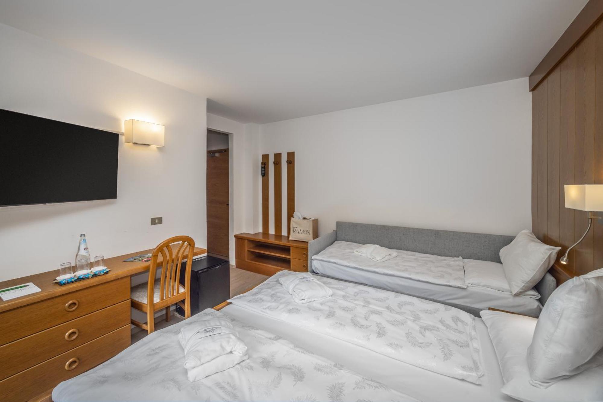 Hotel Ramon Campitello di Fassa Esterno foto