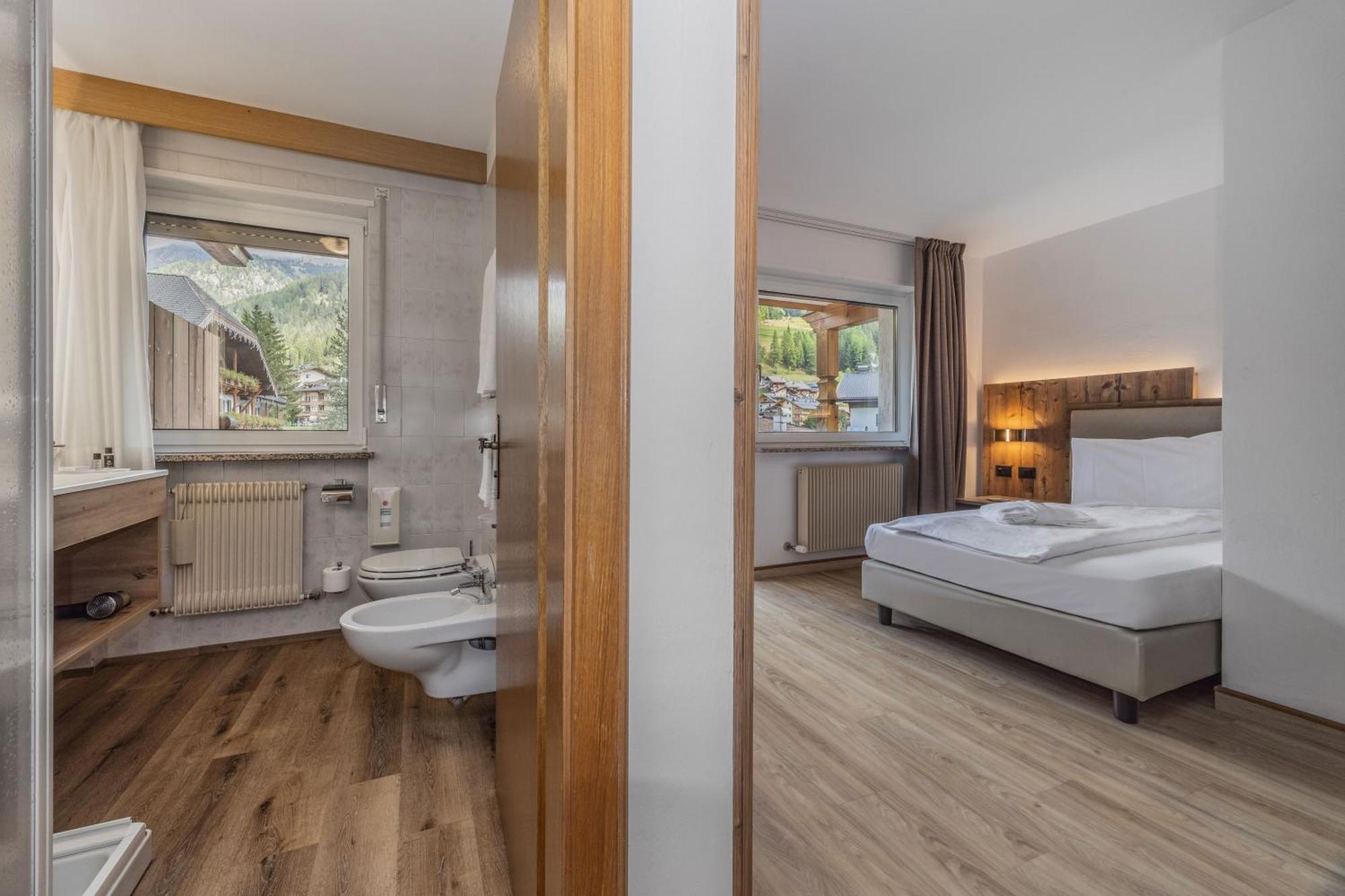 Hotel Ramon Campitello di Fassa Esterno foto