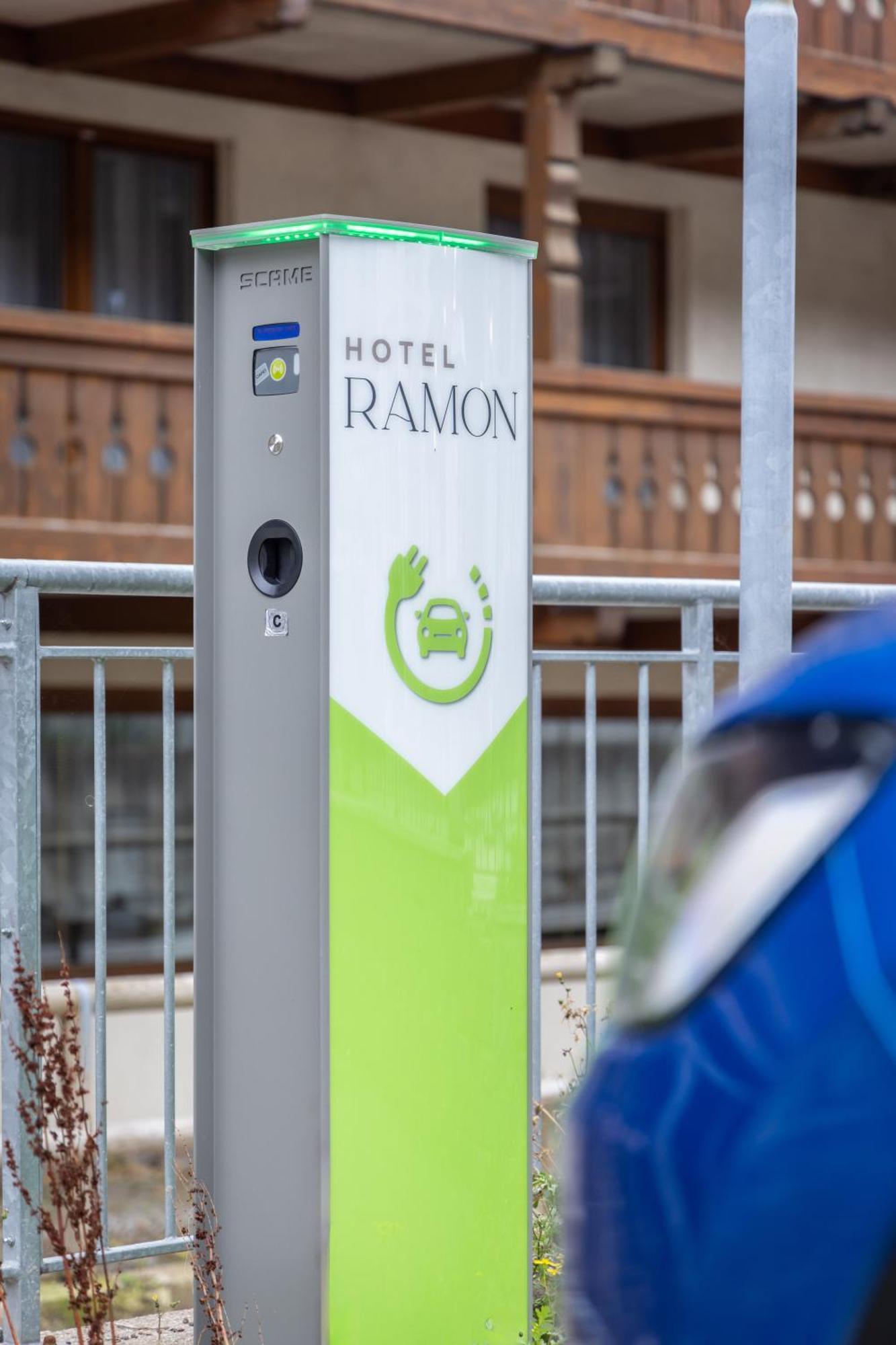 Hotel Ramon Campitello di Fassa Esterno foto