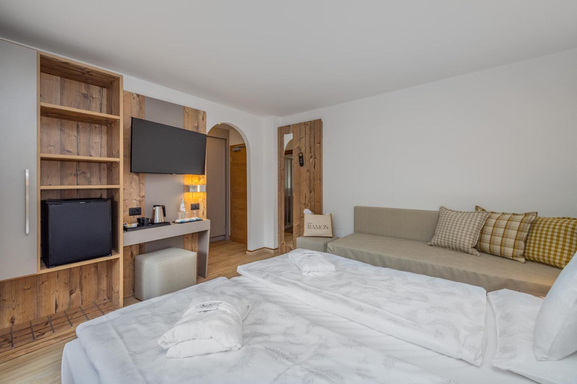 Hotel Ramon Campitello di Fassa Esterno foto